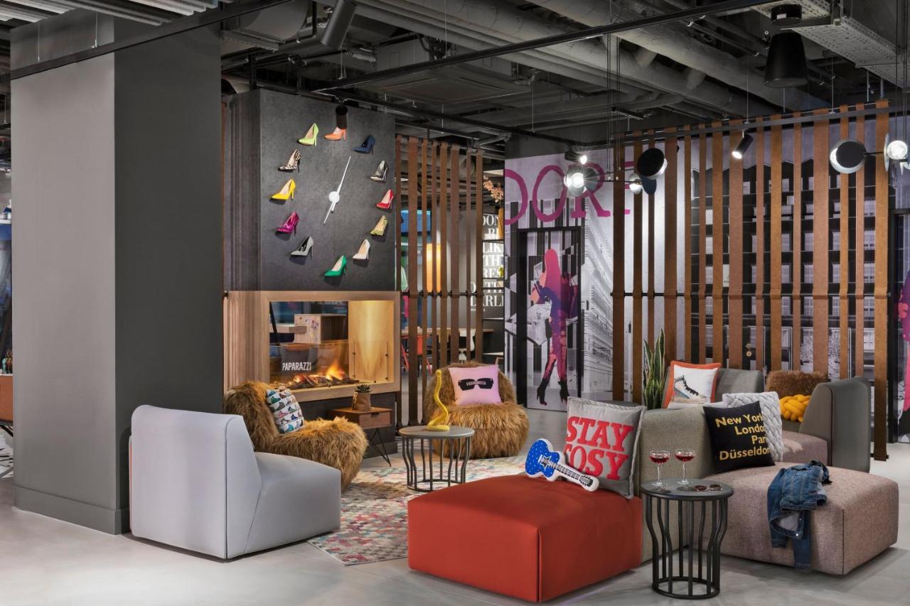 Moxy Duesseldorf City Kültér fotó