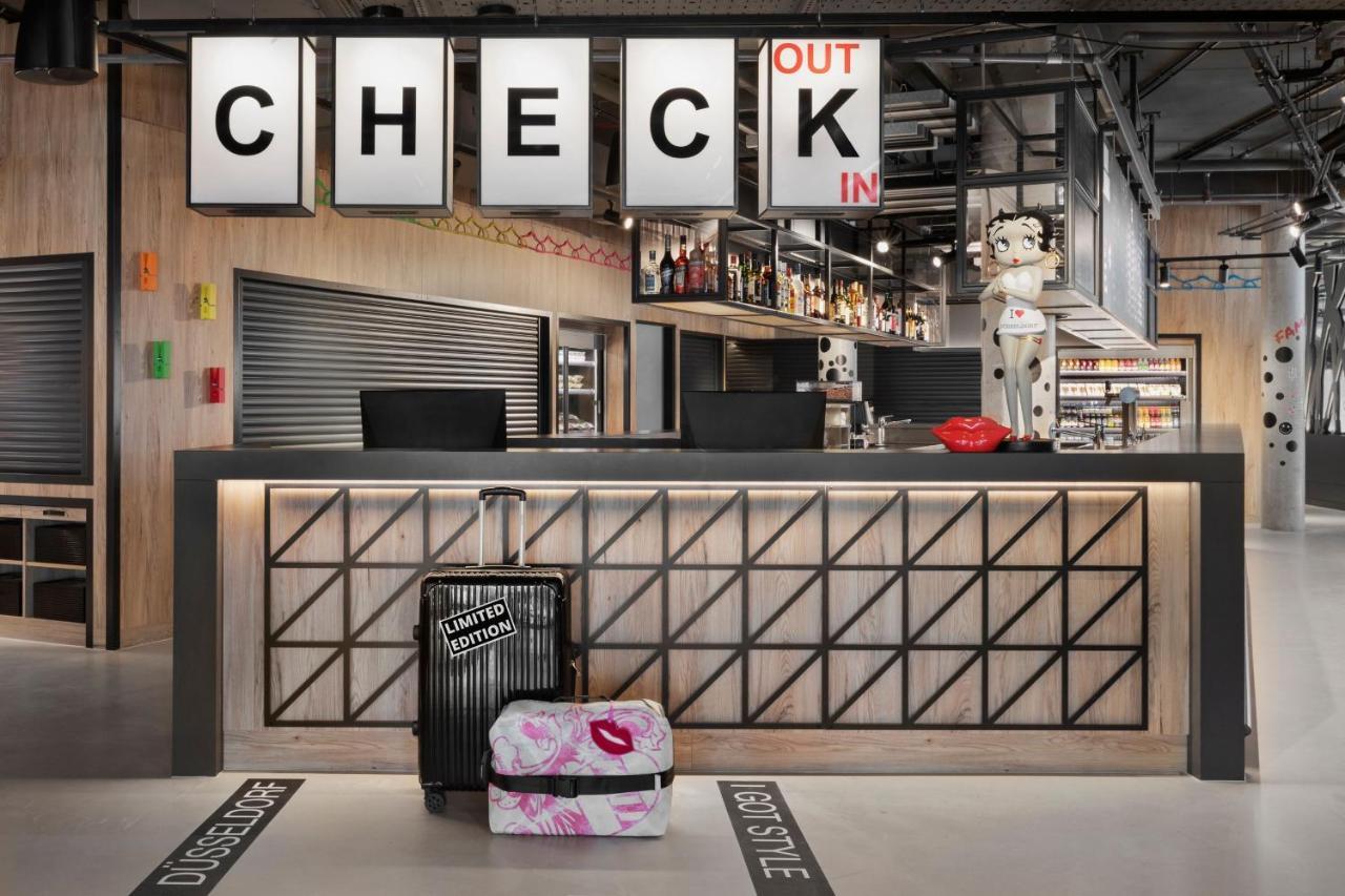 Moxy Duesseldorf City Kültér fotó