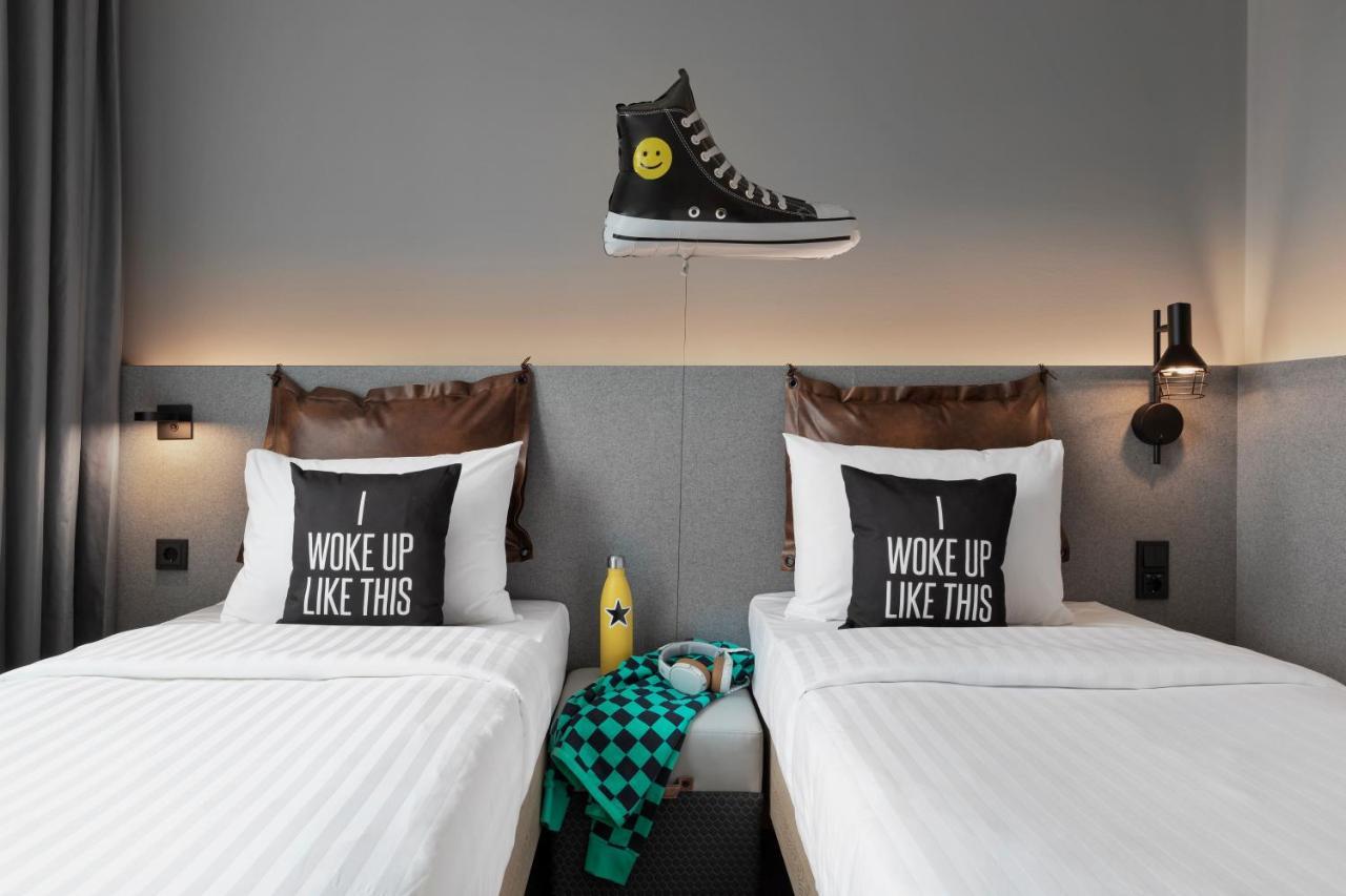 Moxy Duesseldorf City Kültér fotó