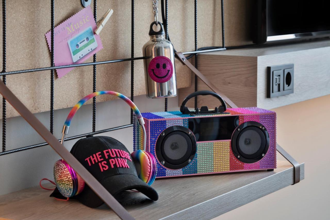 Moxy Duesseldorf City Kültér fotó