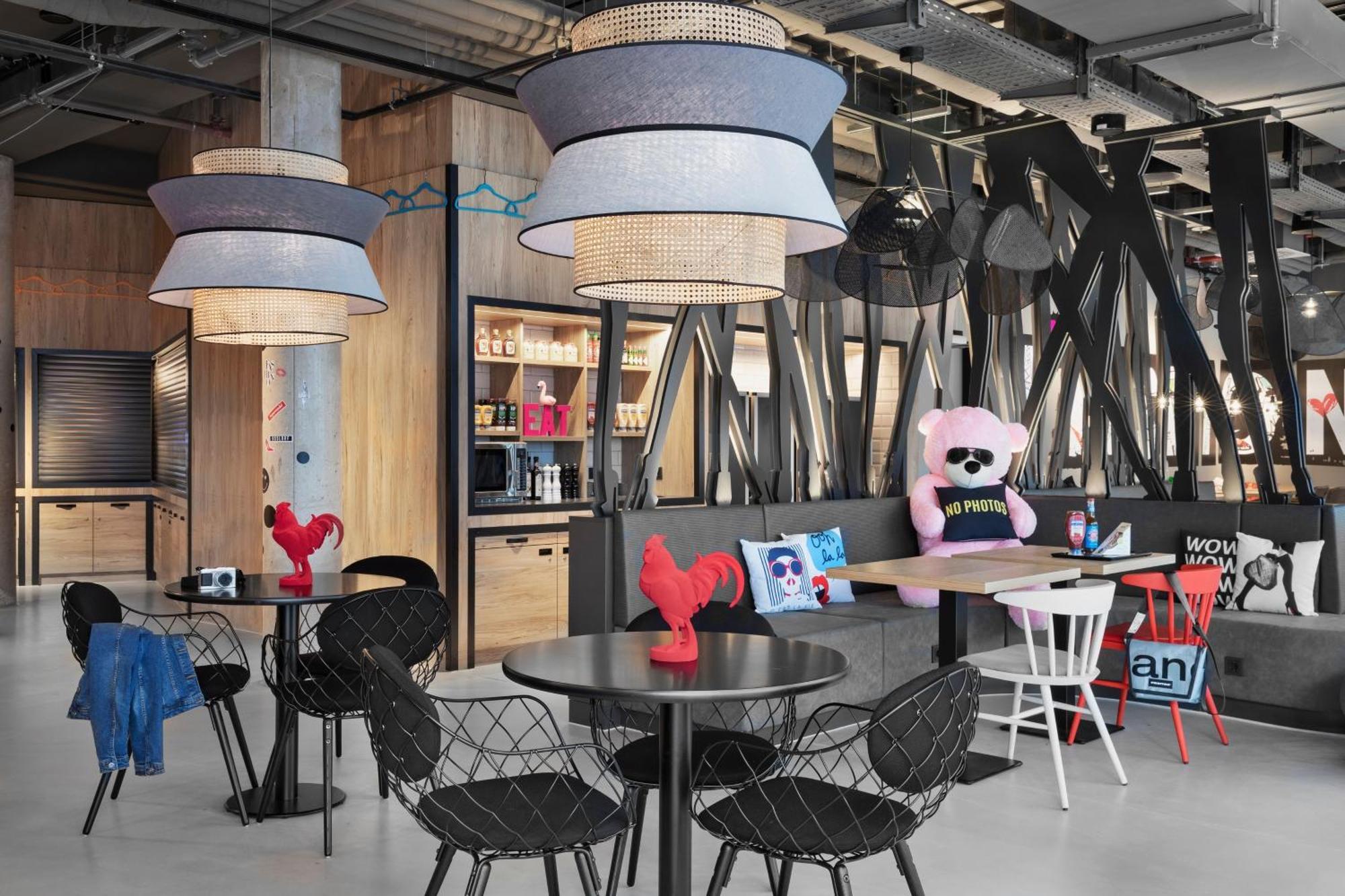 Moxy Duesseldorf City Kültér fotó