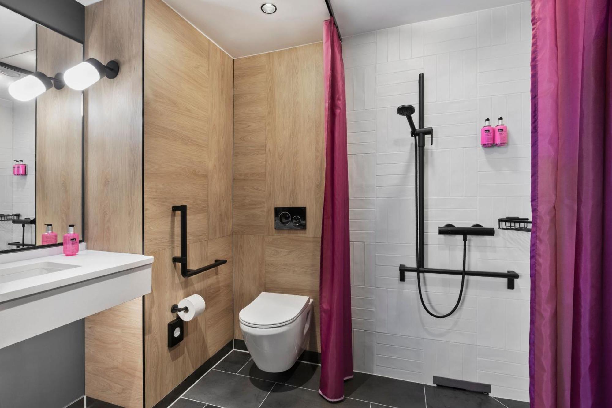 Moxy Duesseldorf City Kültér fotó