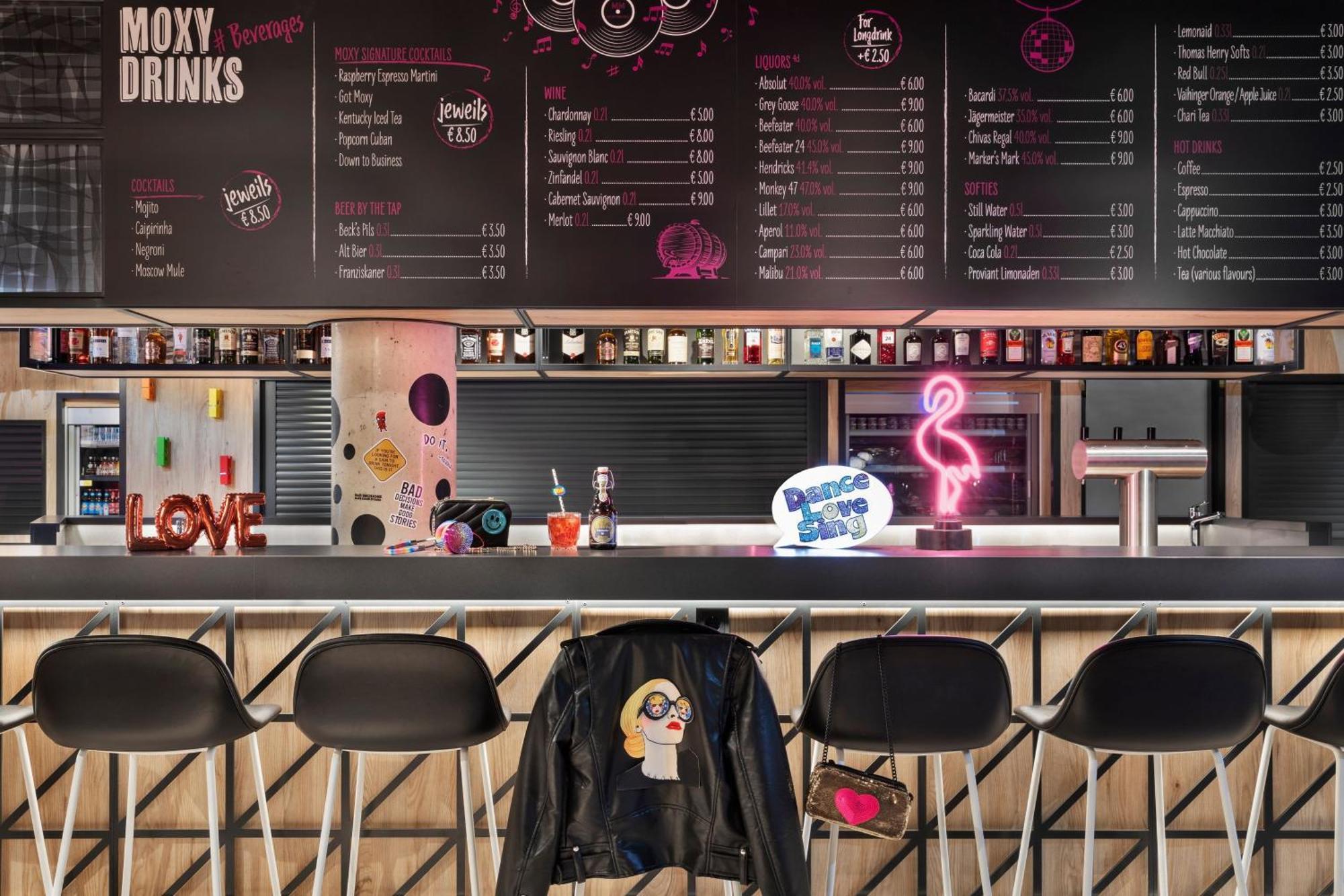 Moxy Duesseldorf City Kültér fotó