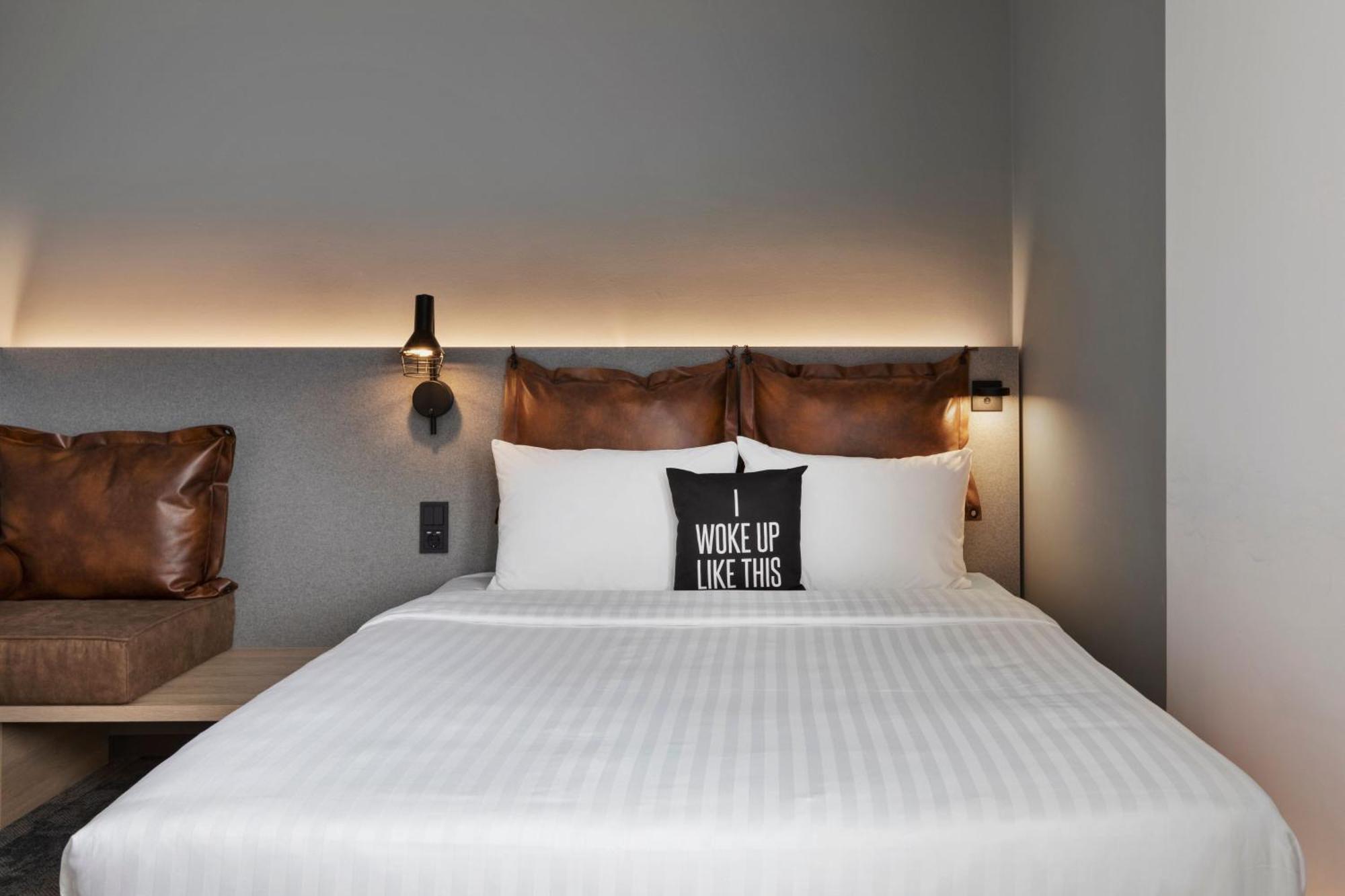 Moxy Duesseldorf City Kültér fotó