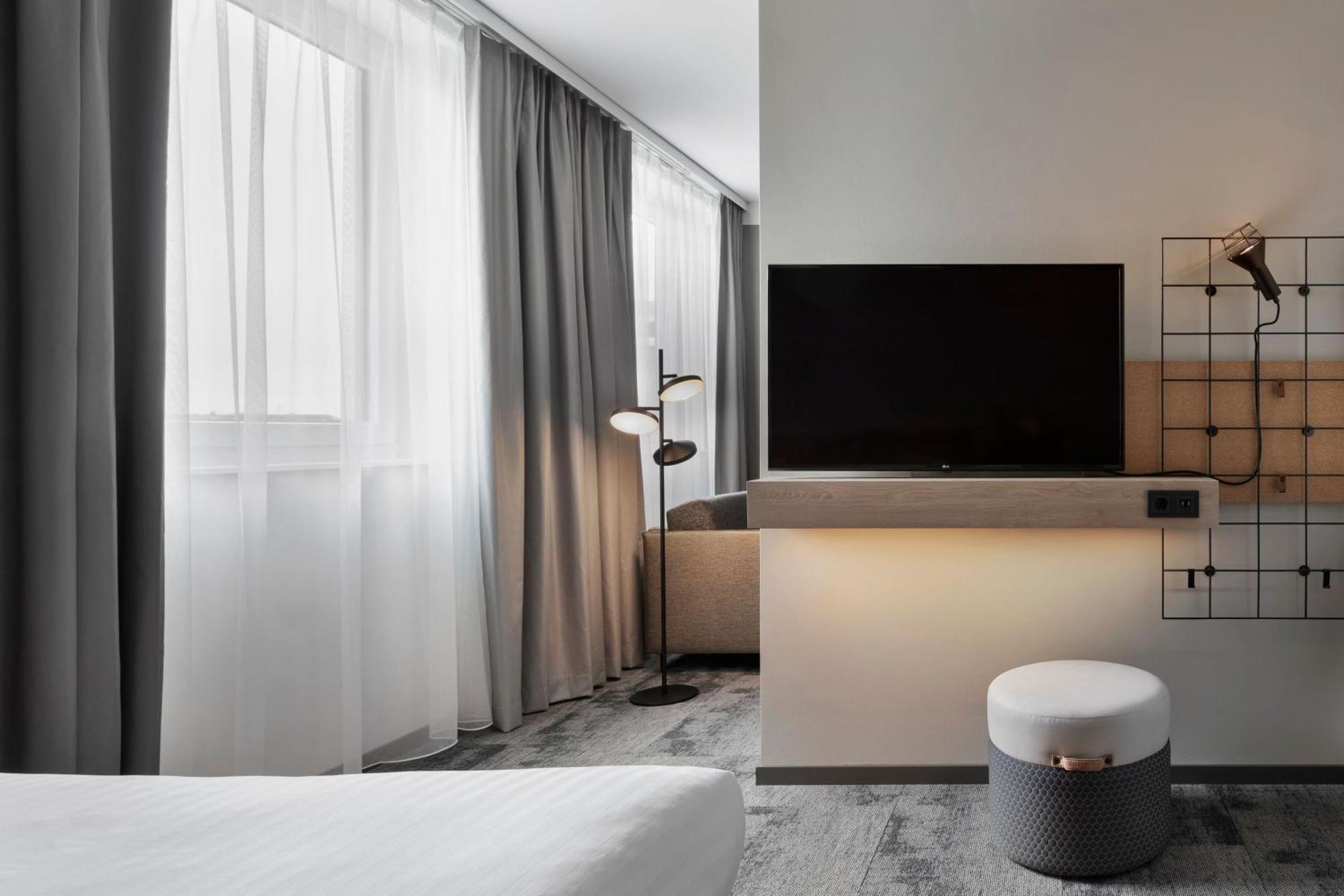Moxy Duesseldorf City Kültér fotó
