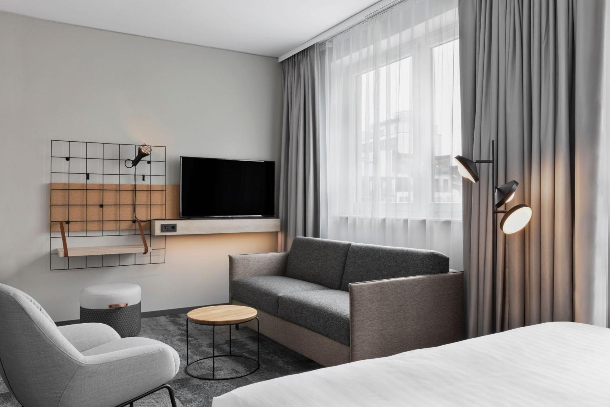 Moxy Duesseldorf City Kültér fotó