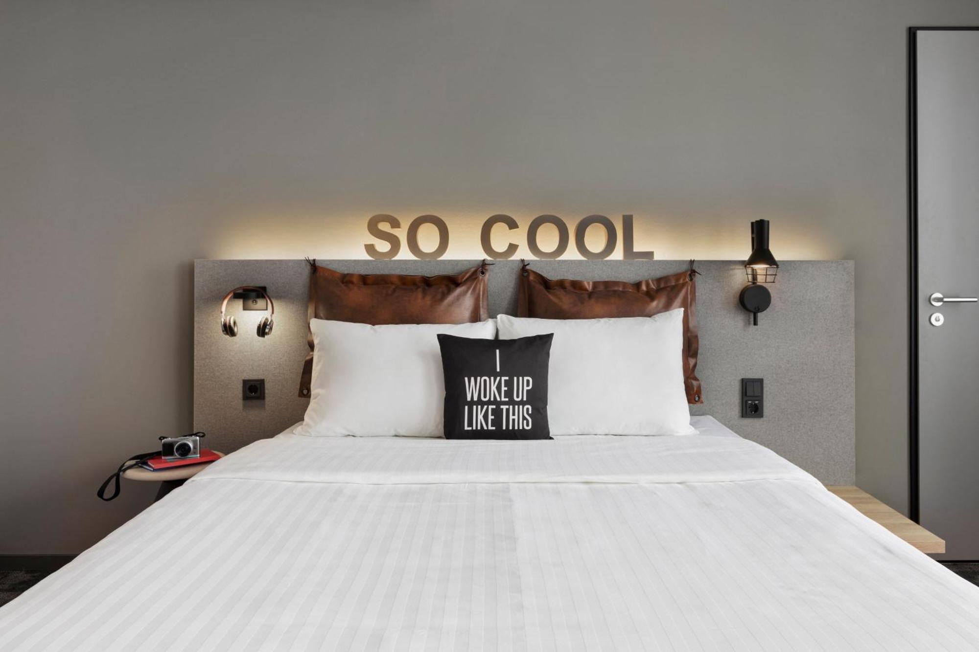 Moxy Duesseldorf City Kültér fotó