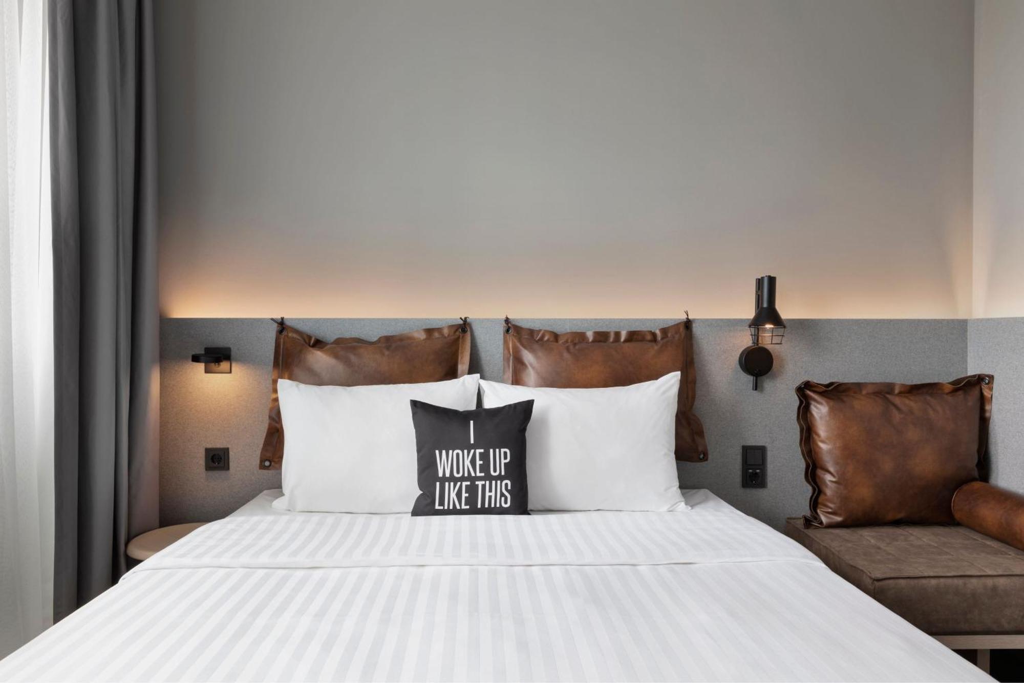 Moxy Duesseldorf City Kültér fotó