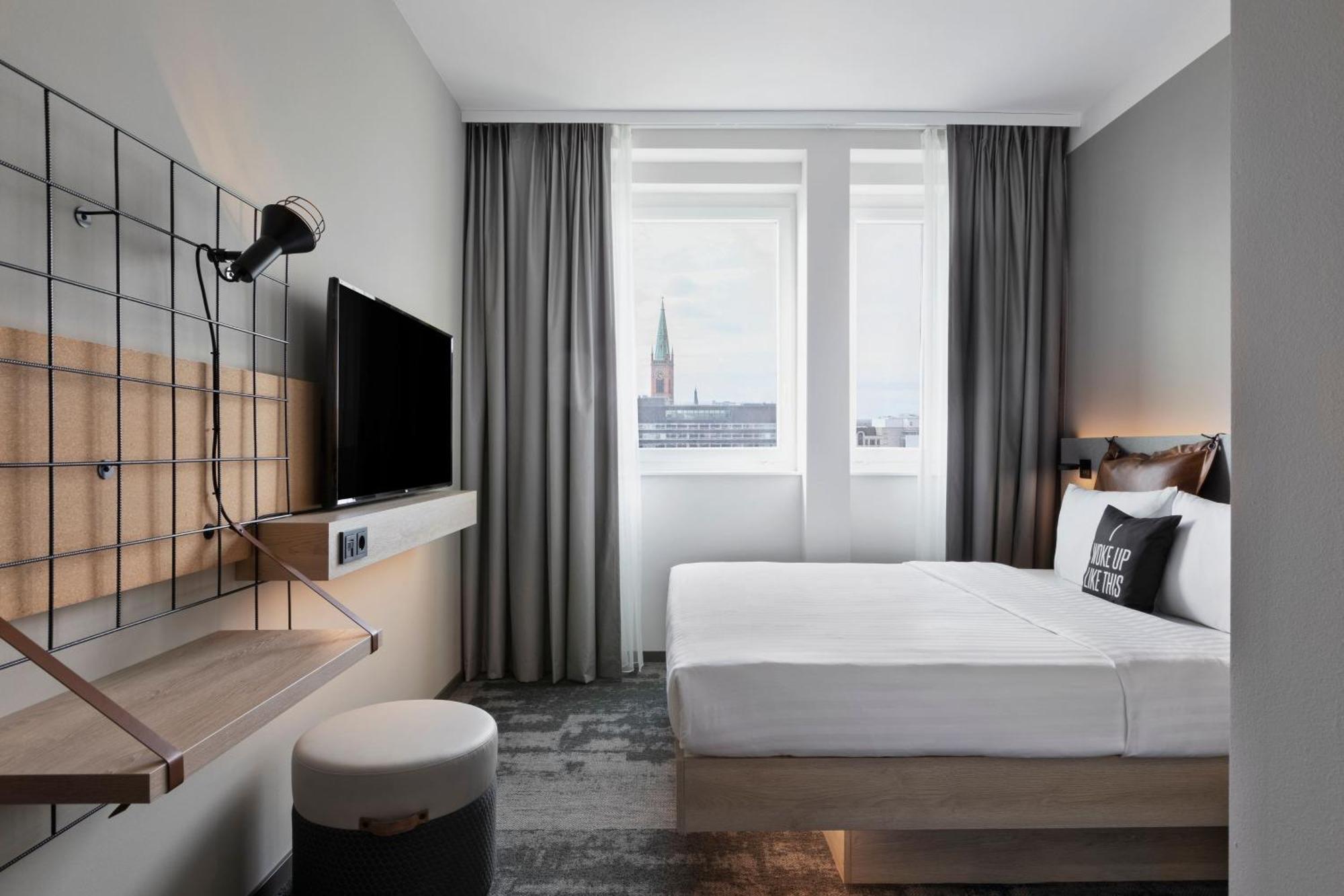 Moxy Duesseldorf City Kültér fotó