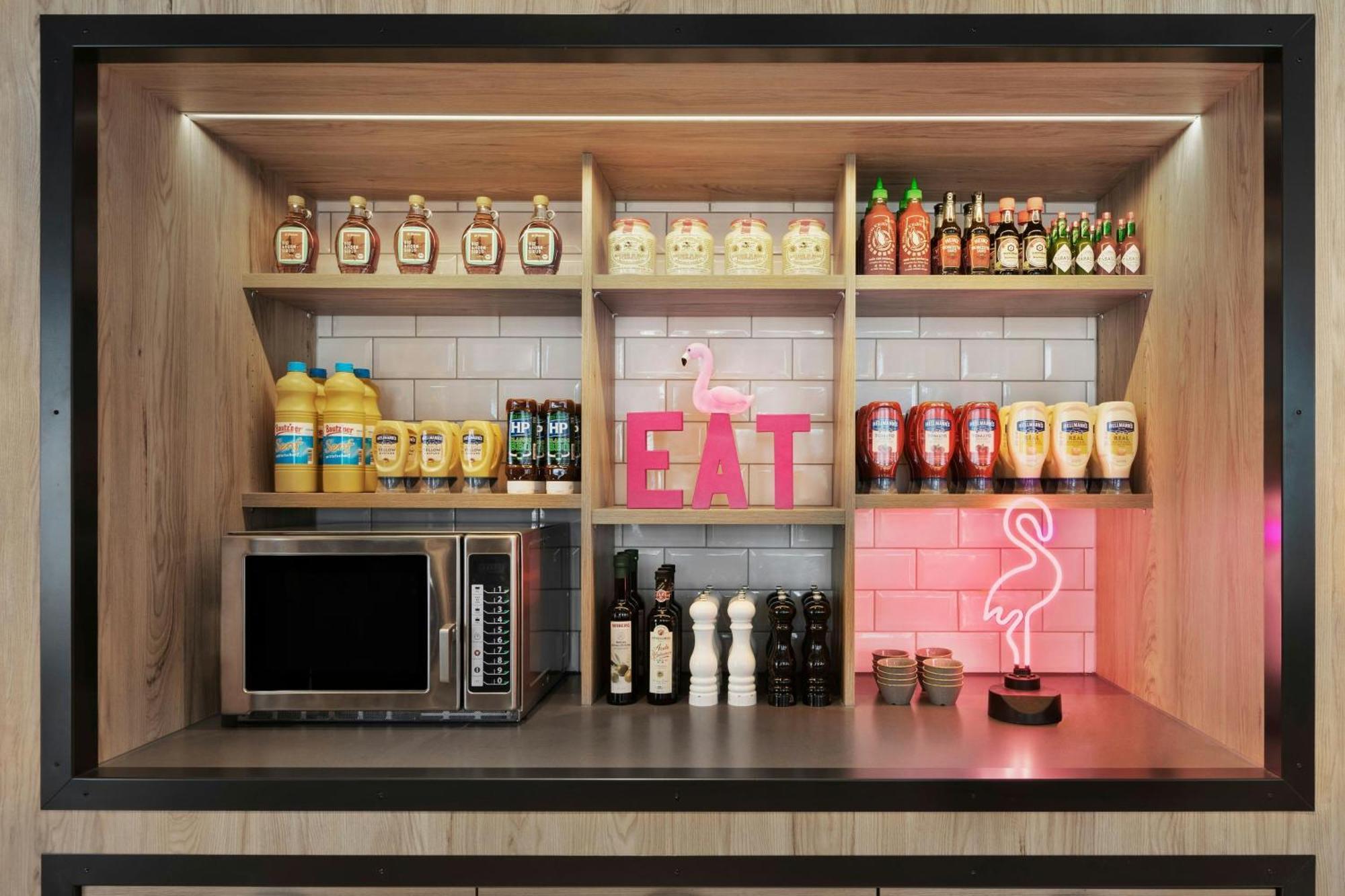 Moxy Duesseldorf City Kültér fotó